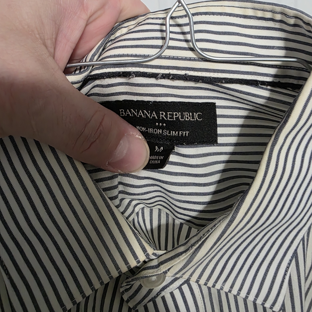 Lot of Express & Banana Republic Button downs - Picture 16 of 16
